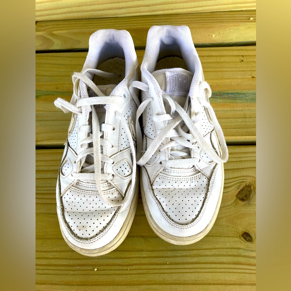 Men's Nike Force White Low Top Shoes Size 8.5 US / 6 UK / 40 EU